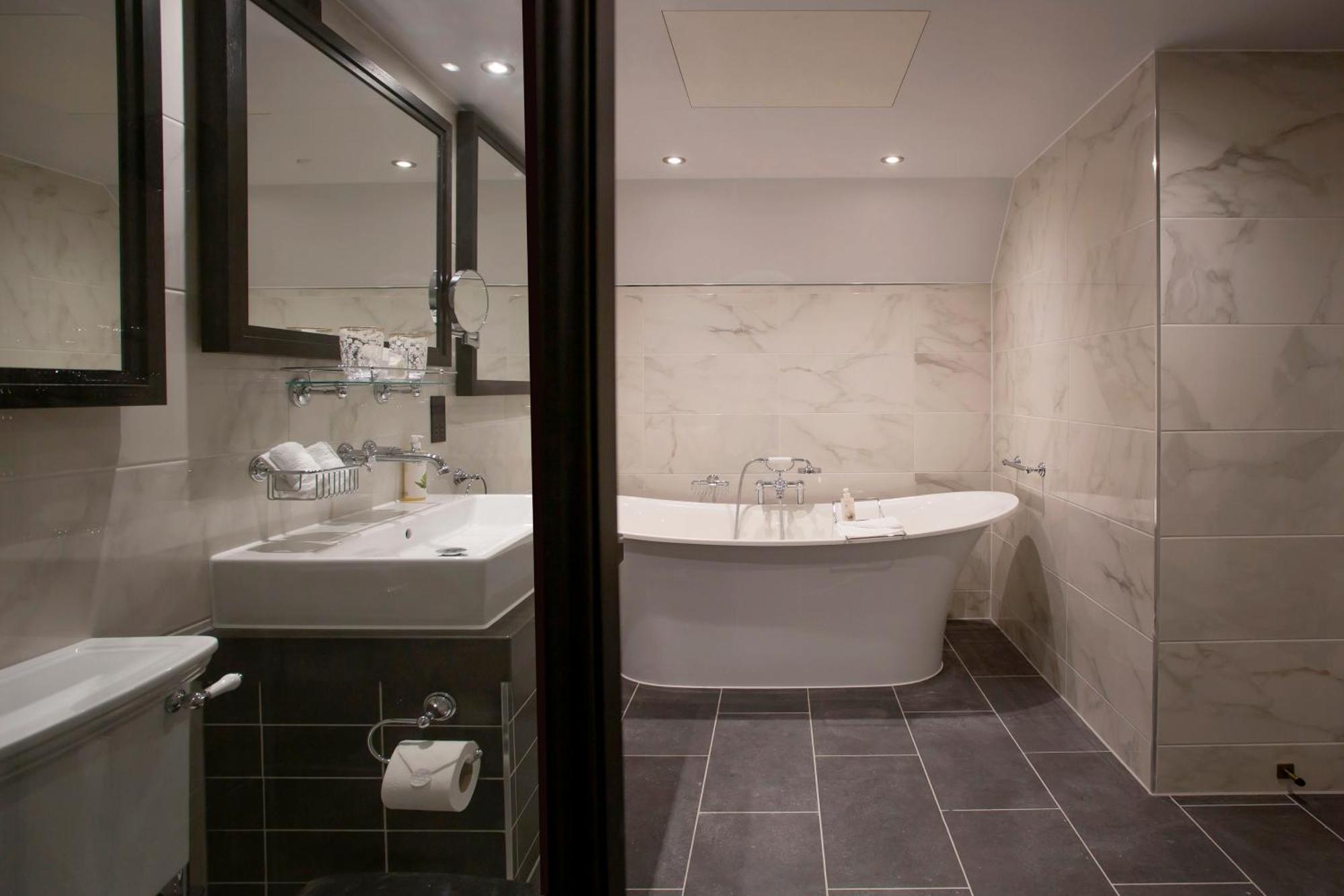 Hotel Indigo - By Ihg 4*